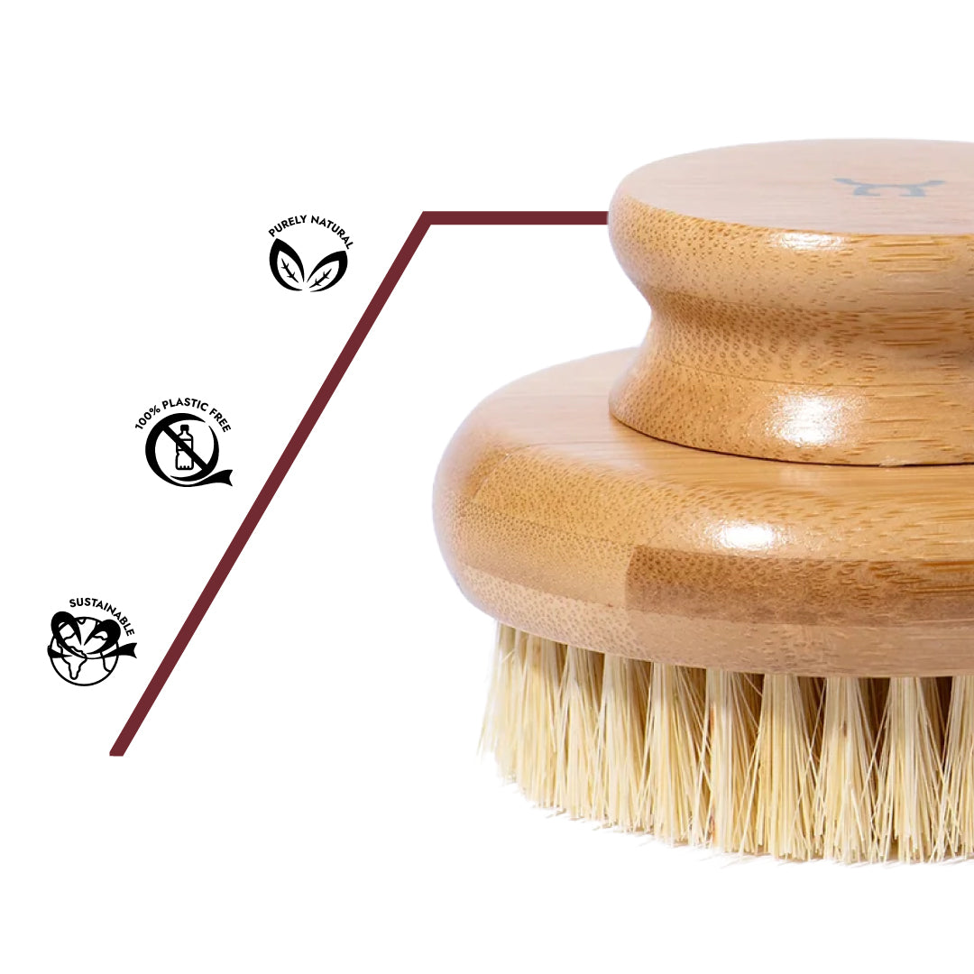 Kokosborsten-Bürste aus natürlichen Material. Bambus, Kokosborsten, für kräftige Hautpartien – unterstützt Durchblutung, Lymphfluss und natürliche Hautstraffung.