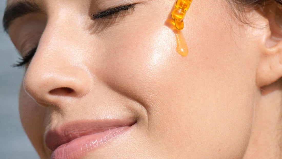 kaltgepresstes Bio Öl läuft Wange Frau runter. Sante Pflege für alle Hauttypen erfahren