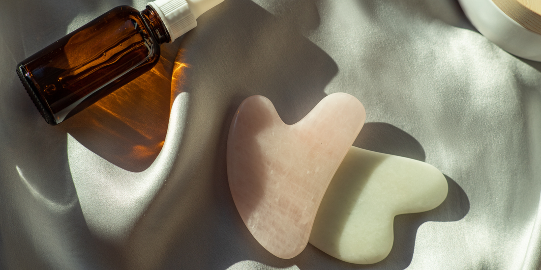 Gesichtspflege mit Gua Sha für Anti-Aging und verbesserte Hautelastizität! Vermeide diese Fehler: