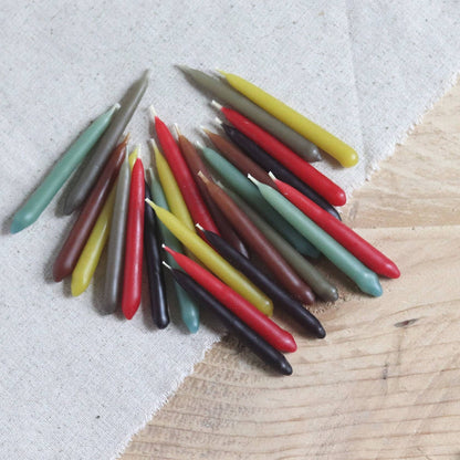 Adventskalender – 24 handgefertigte bunte Bienenwachskerzen