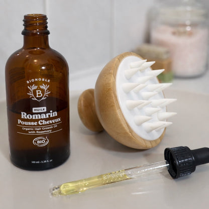 Die Bambus Kopfhaut-Nacken-Massagebürste zusammen mit Haarwachstumsöl unterstützt bei regelmäßiger Anwendung die Stärkung der Haarwurzeln und entspannt Kopfhaut und Gesicht.