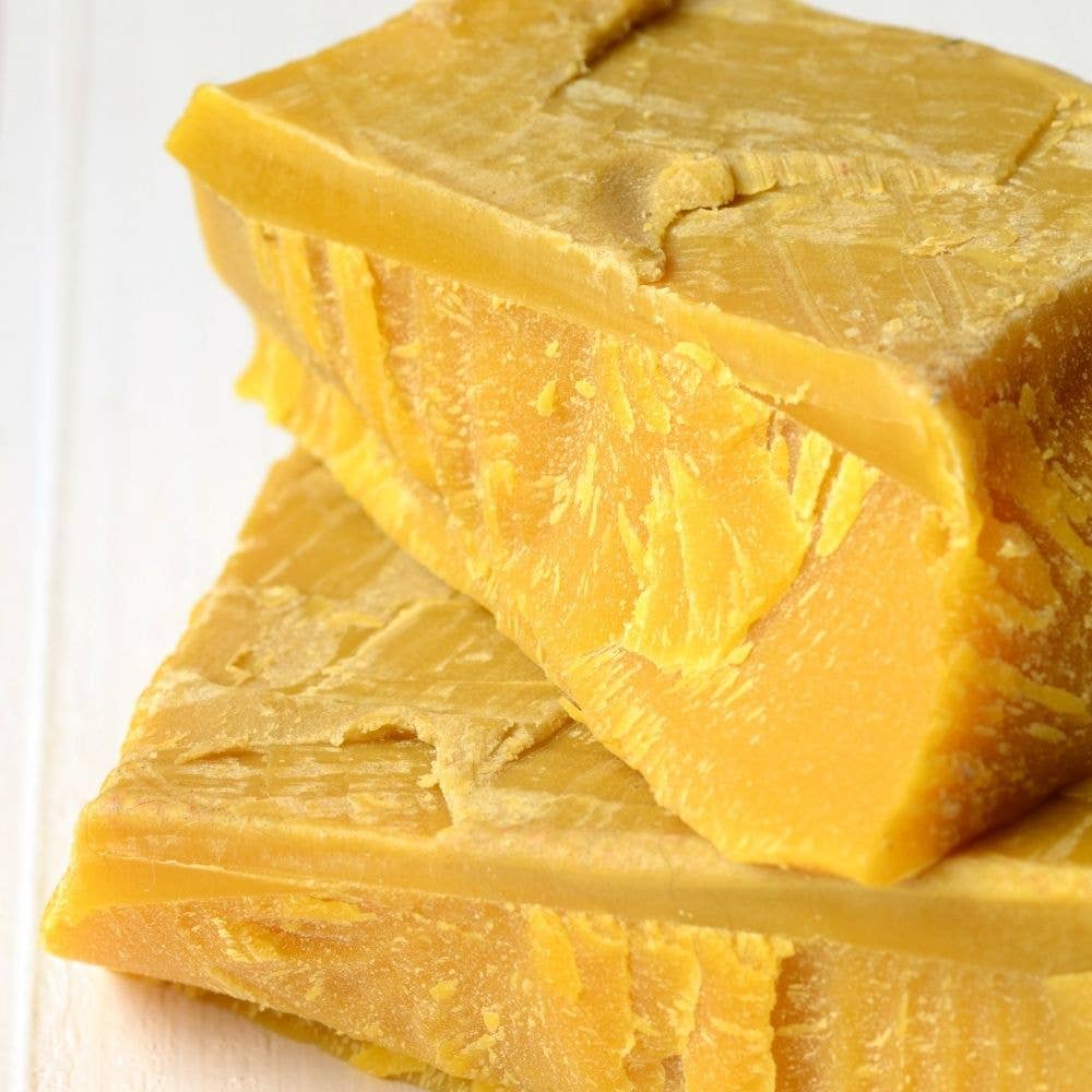 Block Bienenwachs als Rohstoff in Naturkosmetik und Kerzenherstellung 