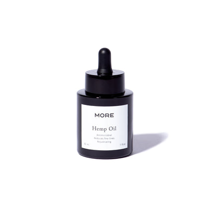 Bio Hanföl in schwarzer Glasflasche,, naturbelassen, reich an essenziellen Fettsäuren und Vitaminen für Haut und Haar.