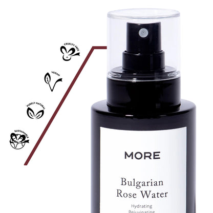 Frische Rosenblüten aus kontrolliert biologischem Anbau in Bulgarien für hochwertiges Hydrolat. Vegan und tierversuchsfrei.