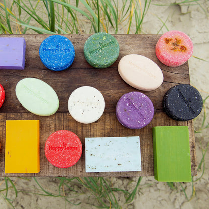 Entdecke unsre große Auswahl plastikfreier Naturseifen  – handgemacht mit natürlichen Inhaltsstoffen, biologisch abbaubar und sanft zu Mensch & Natur.