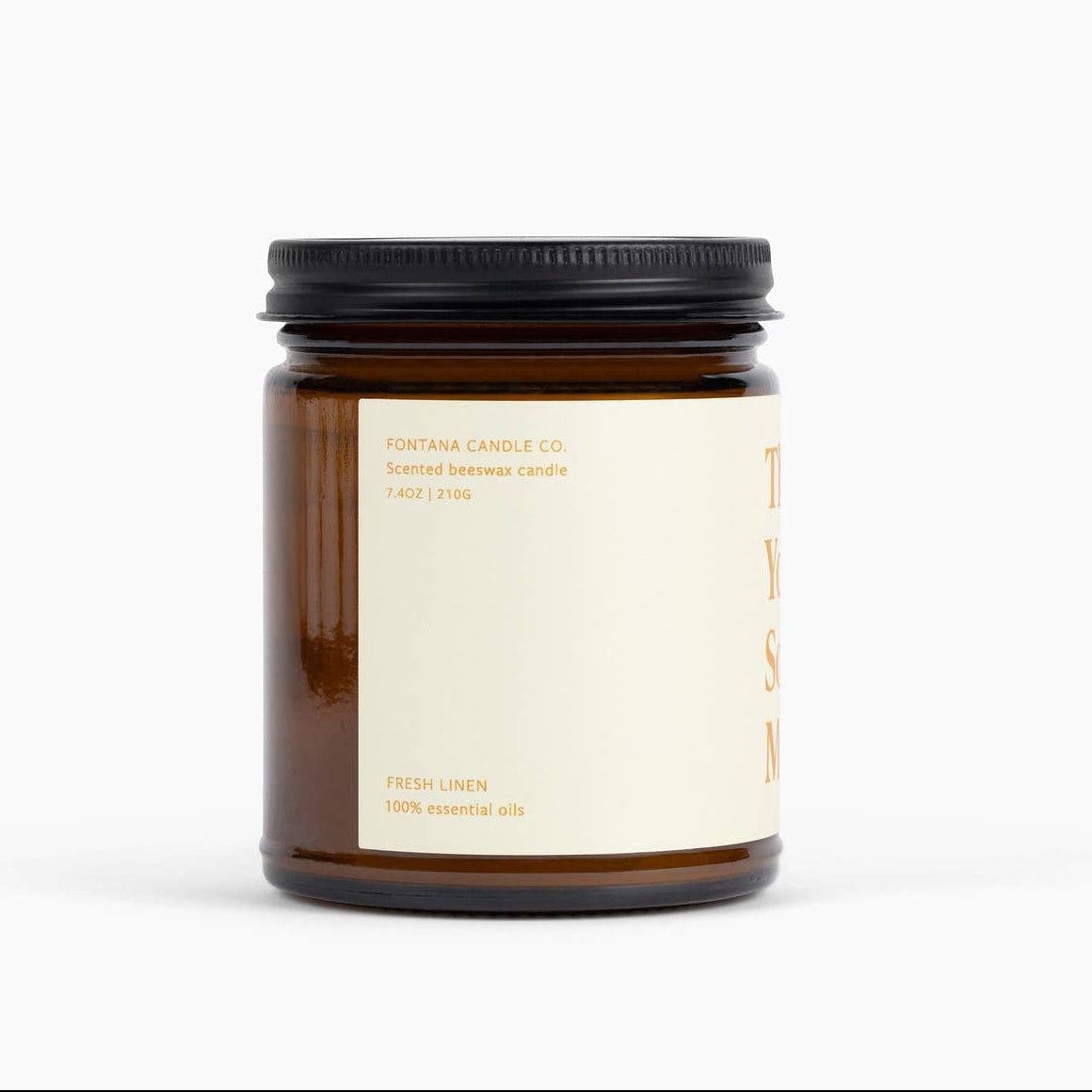 Rückansicht der Thank You Very Much Fresh Linen Duftkerze von Fontana Candles mit Inhaltsstoffen aus Bienenwachs, Kokosöl und ätherischen Ölen von Ylang-Ylang, Zypresse, Salbei, Bergamotte, Tanne und Lavendel.