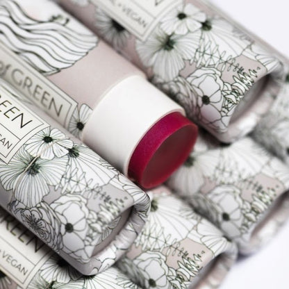 Nachhaltiger Lip Balm Rosy Rosalie in FSC-zertifizierter Kartonhülle, vegan, cruelty free, biologisch abbaubar und recyclebar