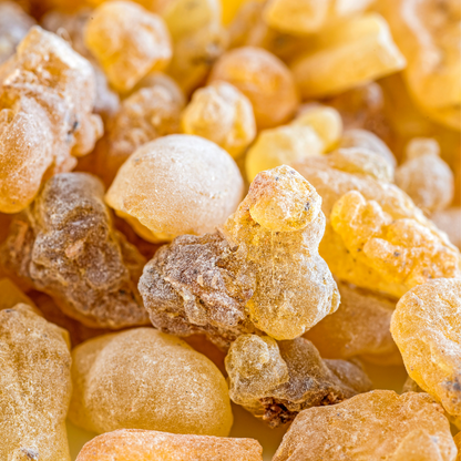 Weihrauch in der Naturkosmetik – vielseitig einsetzbarer Inhaltsstoff für Haut- und Haarpflege, wirkt beruhigend, schützend und regenerierend, fördert natürliche Balance und sorgt für ein luxuriöses Pflegeerlebnis.