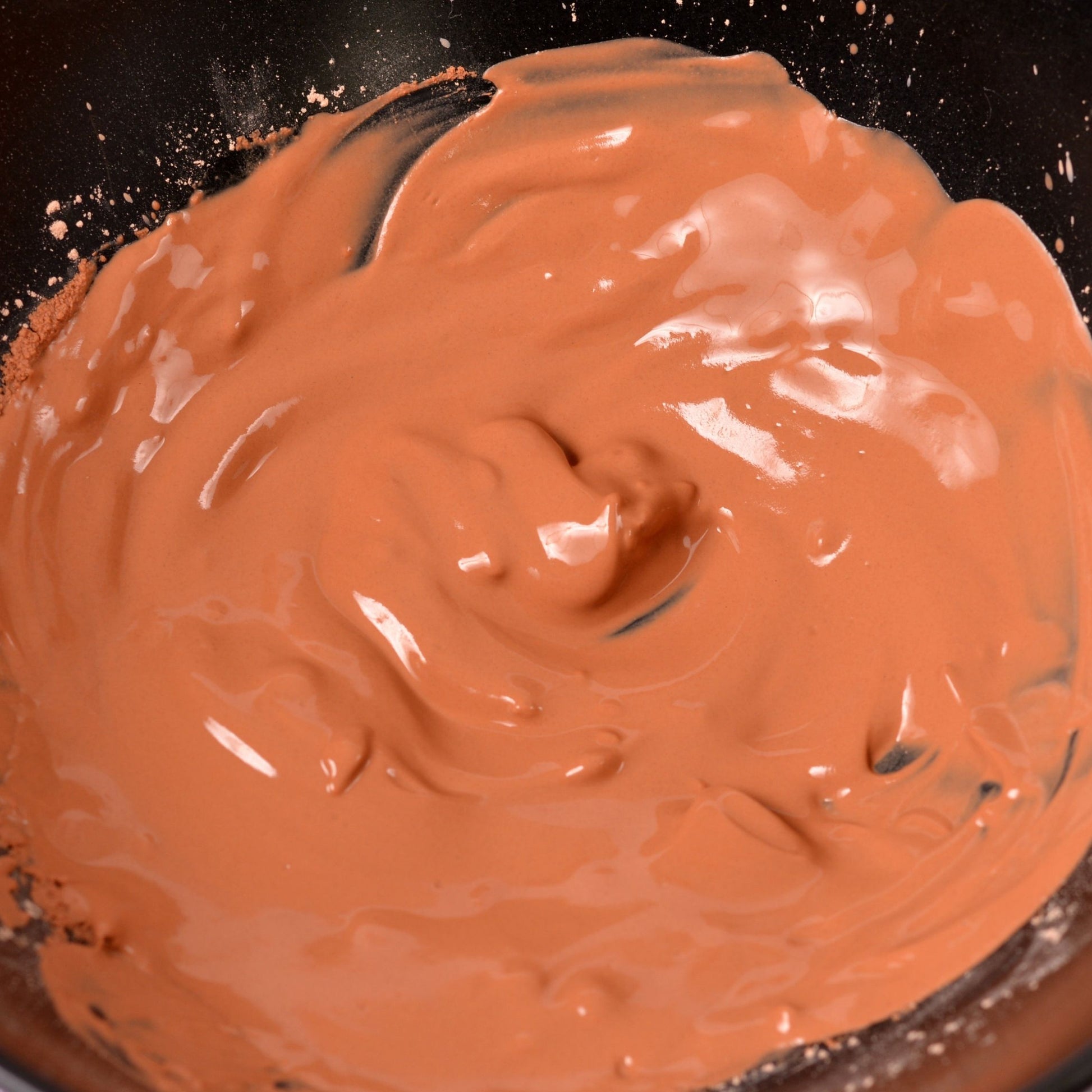 Rosa Bio Tonerde für Gesichtsmasken – klärend, remineralisierend und hautausgleichend. Auch für die Kopfhaut- & Ganzkörperanwendungen geeignet. 