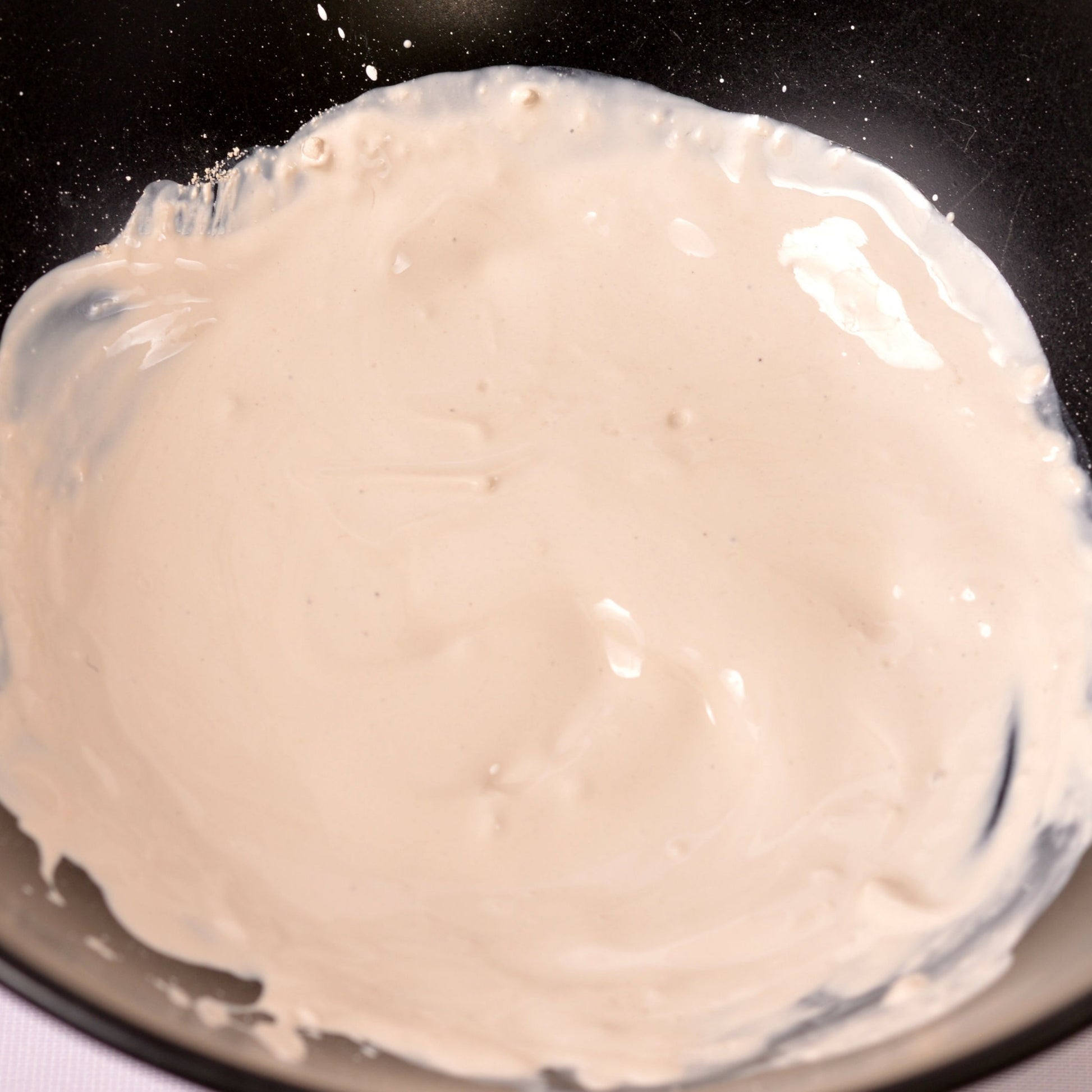 Weiße Bio Tonerde in naturkosmetischer Qualität – ideal für sanfte Reinigung und Pflege