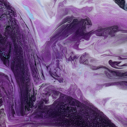 Lila Amethyst Gua Sha – vereint natürliche Hautpflege mit energetischer Unterstützung, sanftes Lifting und Detox für Haut und Geist.