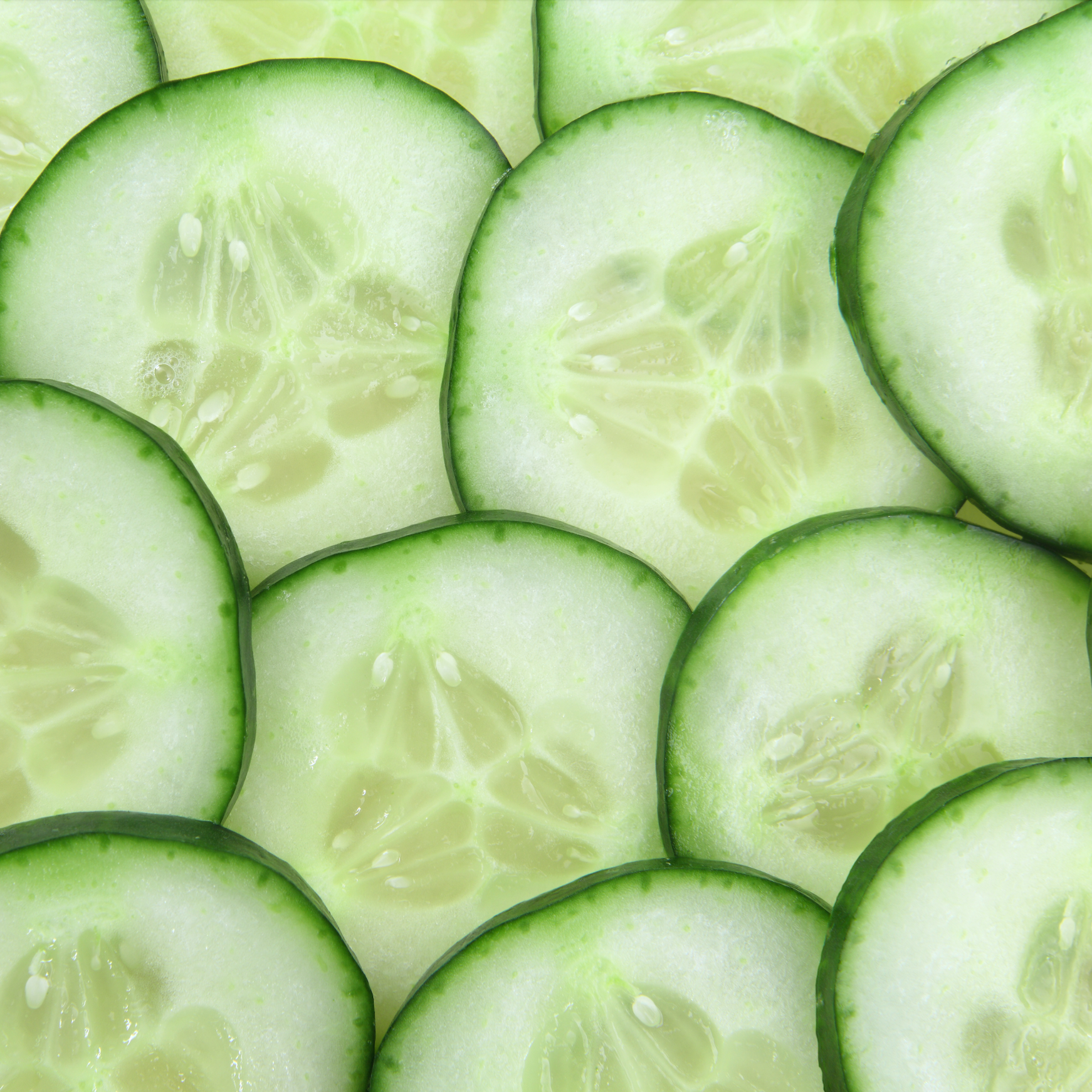 Bio-Hyaluronserum für Gesicht, Hals und Dekolleté, vegan & naturrein mit Gurkenextrakt