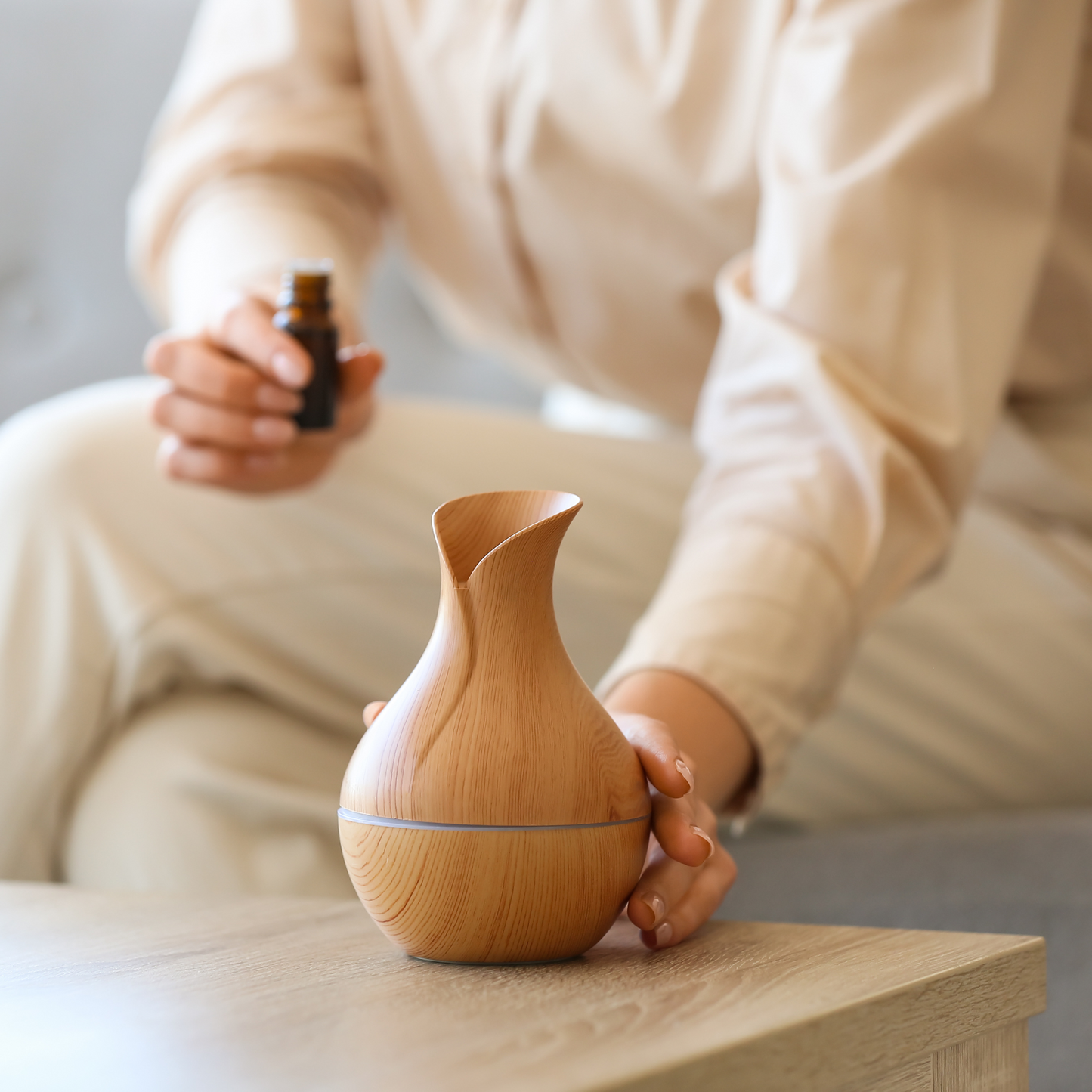 Ätherisches Öl im Diffuser, unterstützt Wachheit, Konzentration und innere Balance