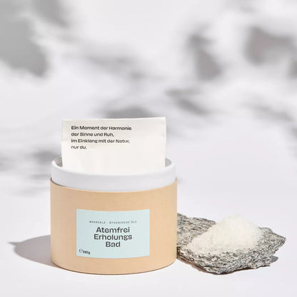 Atemfrei Erholungsbad mit Meersalz, Eukalyptus und Lavendel – ideal zur Unterstützung der Atemwege in der Erkältungszeit.