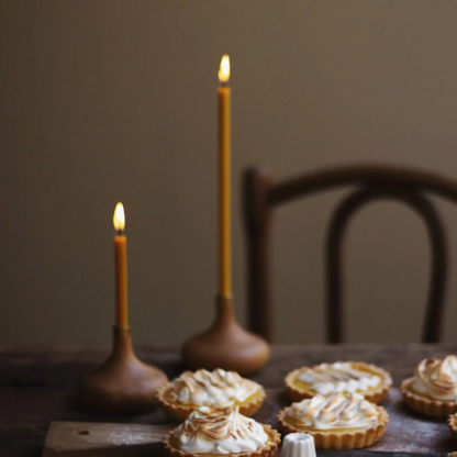 Bienenwachskerzen als stilvolle Tischbeleuchtung für Dinnerabende und festliche Anlässe
