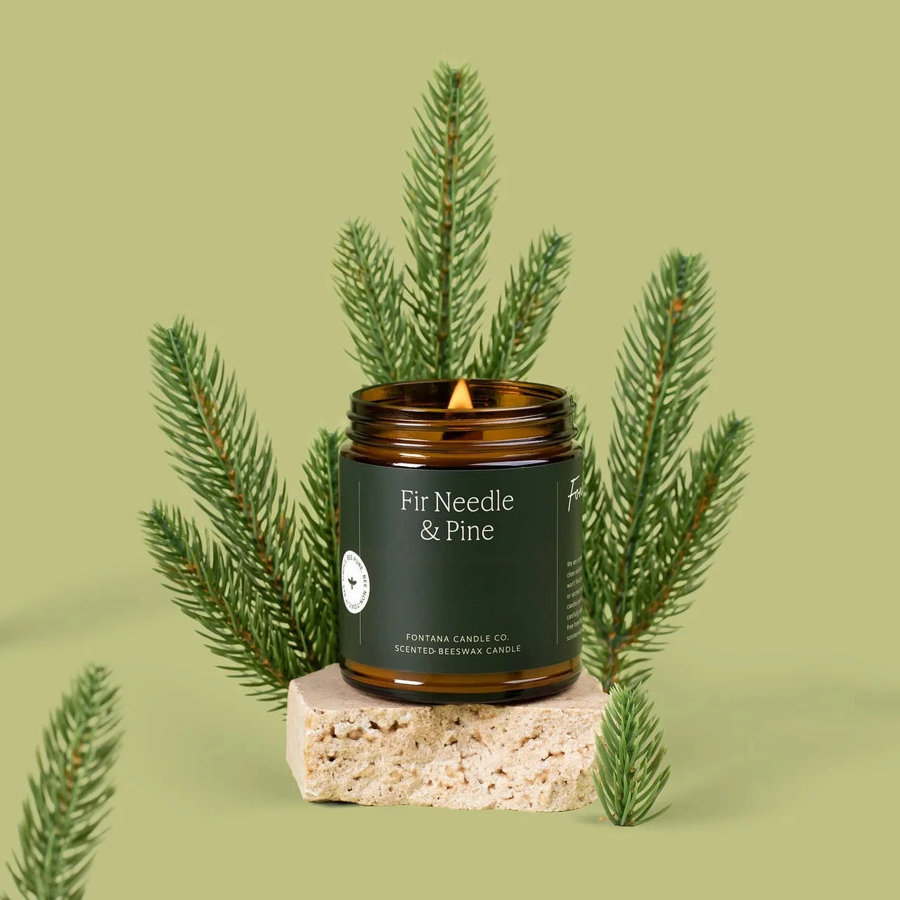 Fir Needle & Pine Duftkerze mit Incis und ätherischen Oelen inszeniert, schadstofffrei