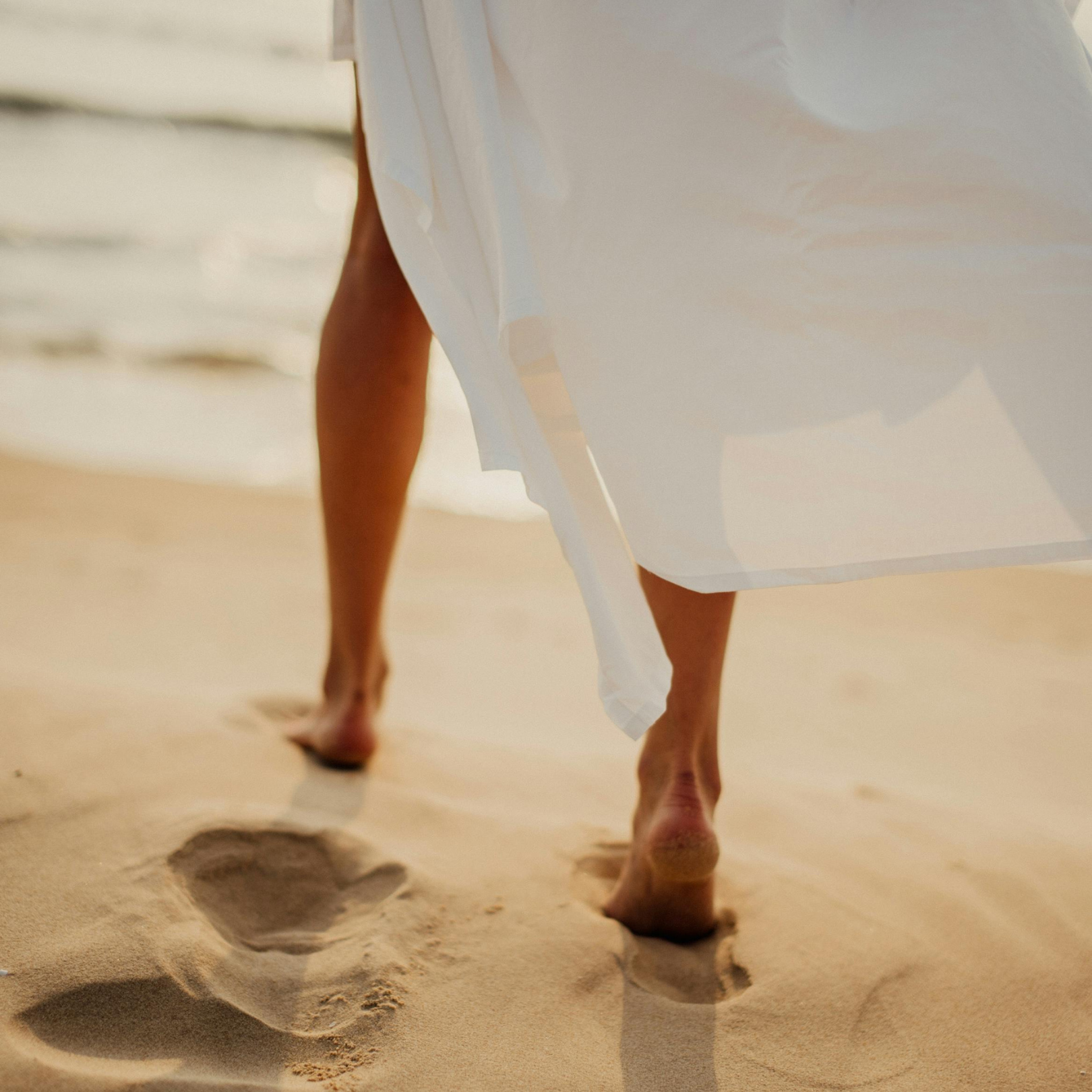 Fuß-Massage-Roller mit sechs rotierenden Rollen – löst Spannungen, fördert Leichtigkeit und unterstützt ganzheitliche Regeneration.