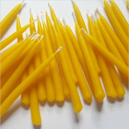 Naturbelassene Bienenwachskerzen ohne Paraffine, Farbstoffe oder synthetische Zusatzstoffe