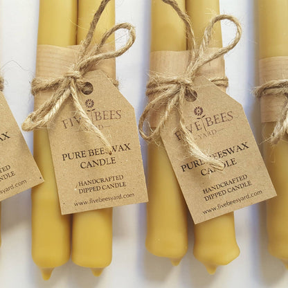 ede Dinnerkerze ein Unikat – sichtbare Schichten der handgeschichteten Bienenwachskerze