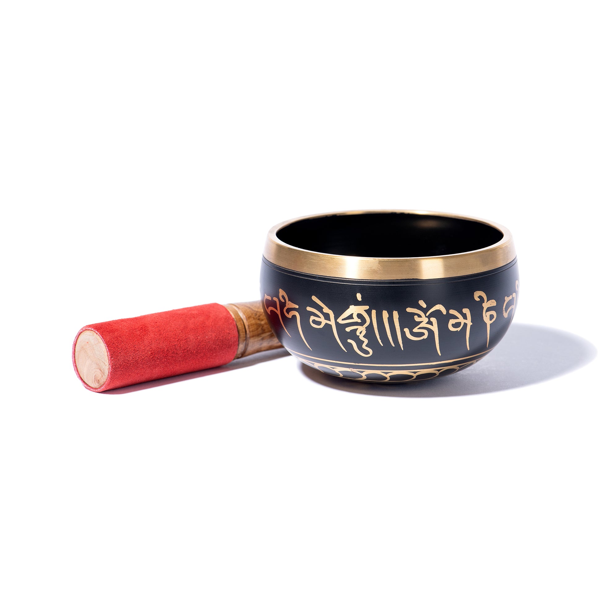 Tibetische Klangschale mit Baum-des-Lebens-Motiv aus goldenem Messing, fuer Ruhe, Klang und Heilung.