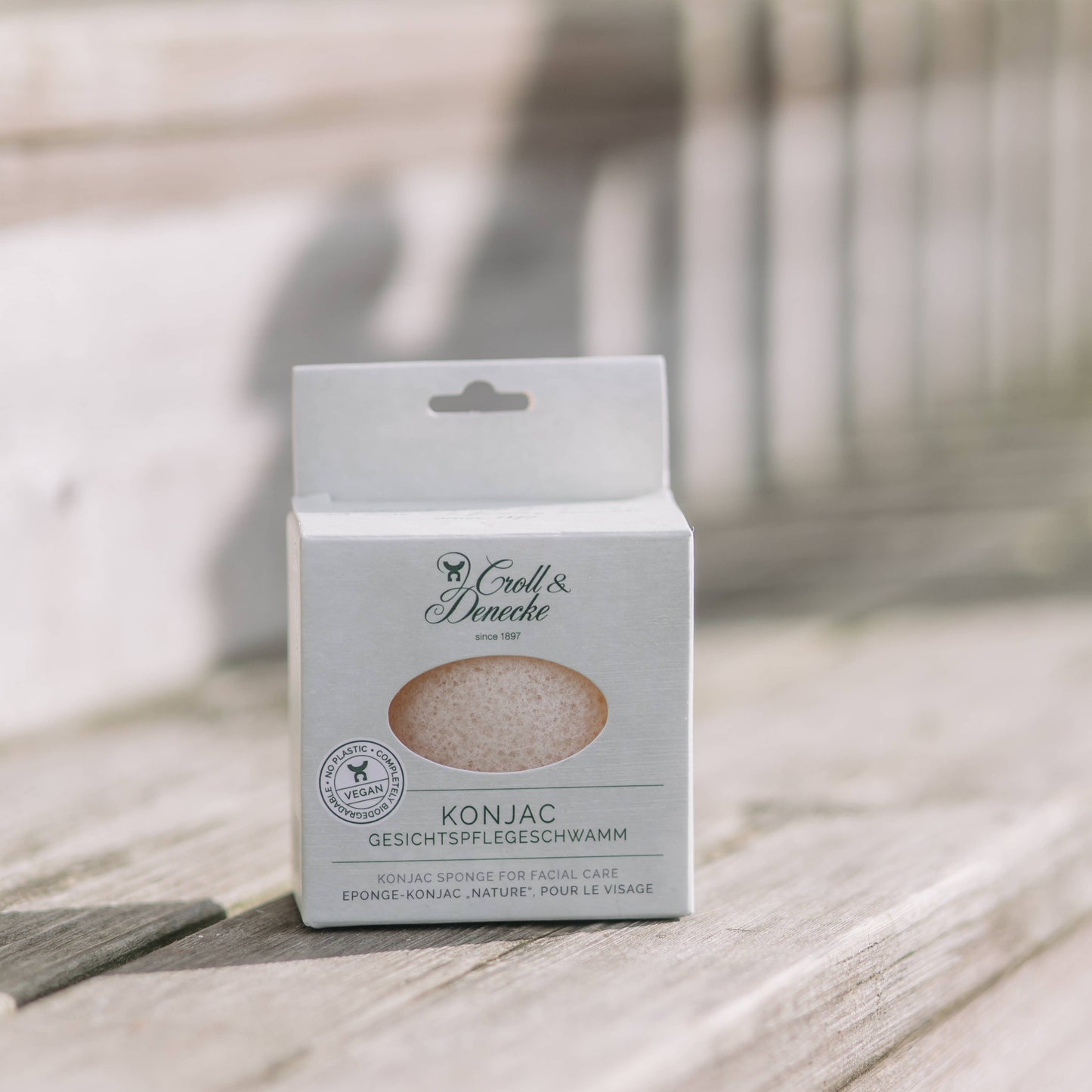 Natürliche Hautpflege mit Konjac Schwamm – regt die Mikrozirkulation an und unterstützt die Hautbalance.