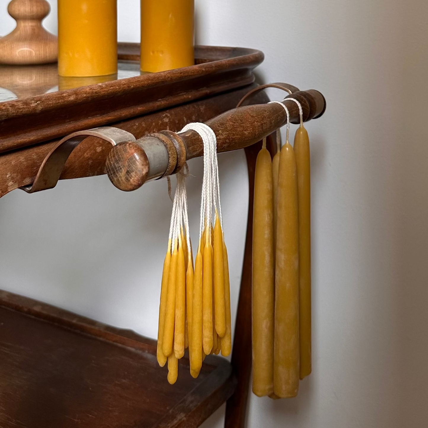 Nachhaltige Bienenwachskerzen aus eigener Imkerei, 100 % naturbelassen und ohne synthetische Zusätze