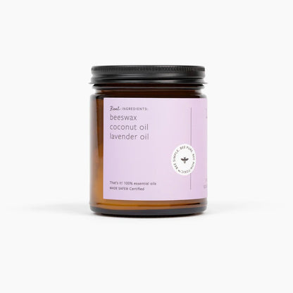 Rückseite der Lavendel Kerze mit 3-4 wichtigsten Incis, natürliche Duftkerze