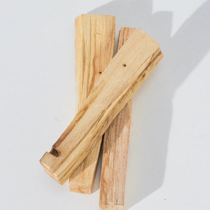 Palo-Santo-Holz hitzige Struktur, energetischen Reinigung von Raeumen, Ritualen und bewusster Selbstpraxis.