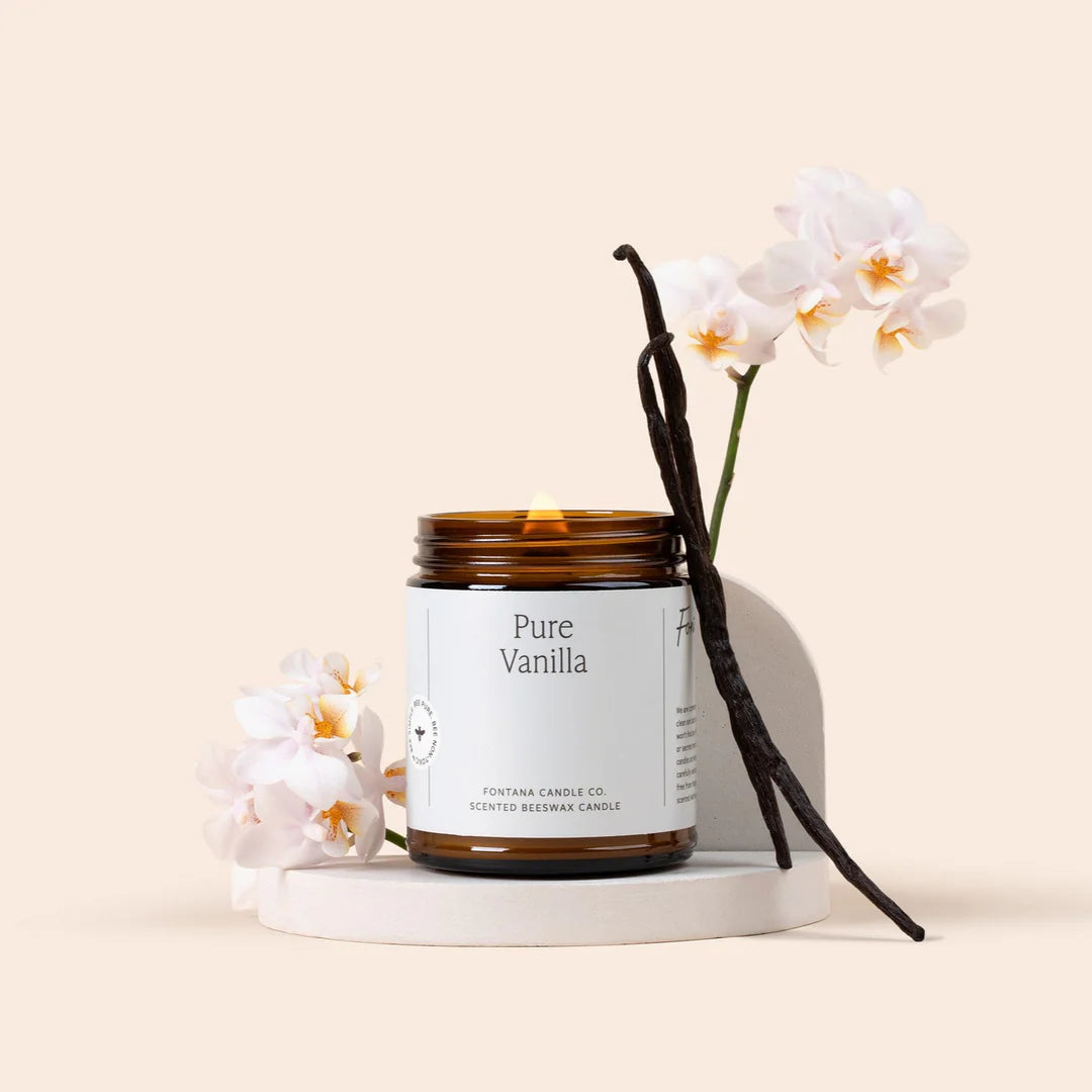 Pure Vanilla Duftkerze mit Incis und ätherischen Ölen inszeniert, schadstofffrei