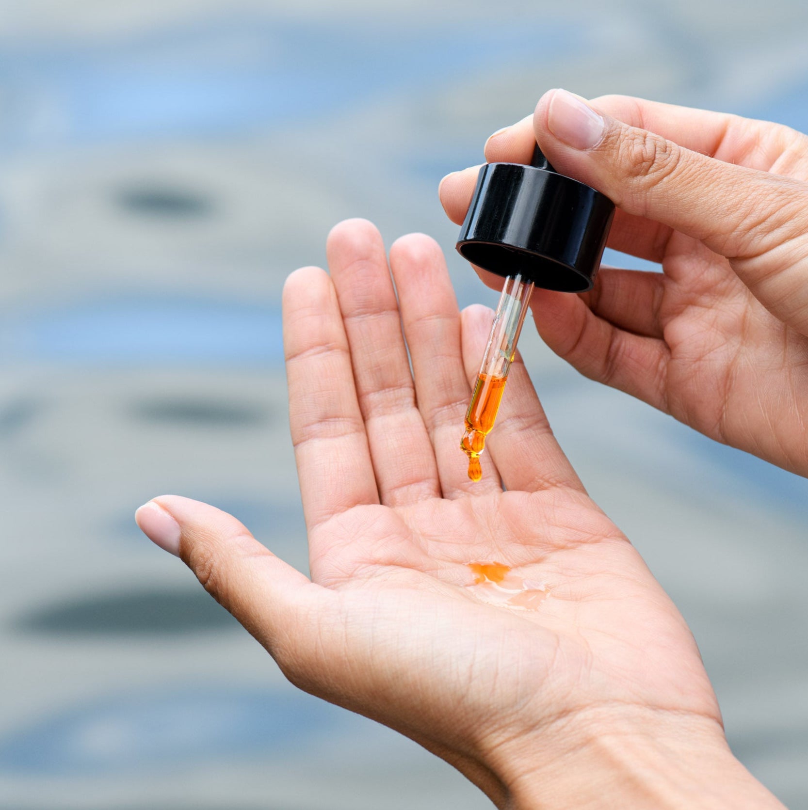 Hagebuttenkernöl für Körperpflege – intensive Feuchtigkeit für Hände, Ellenbogen, Knie und trockene Hautstellen
