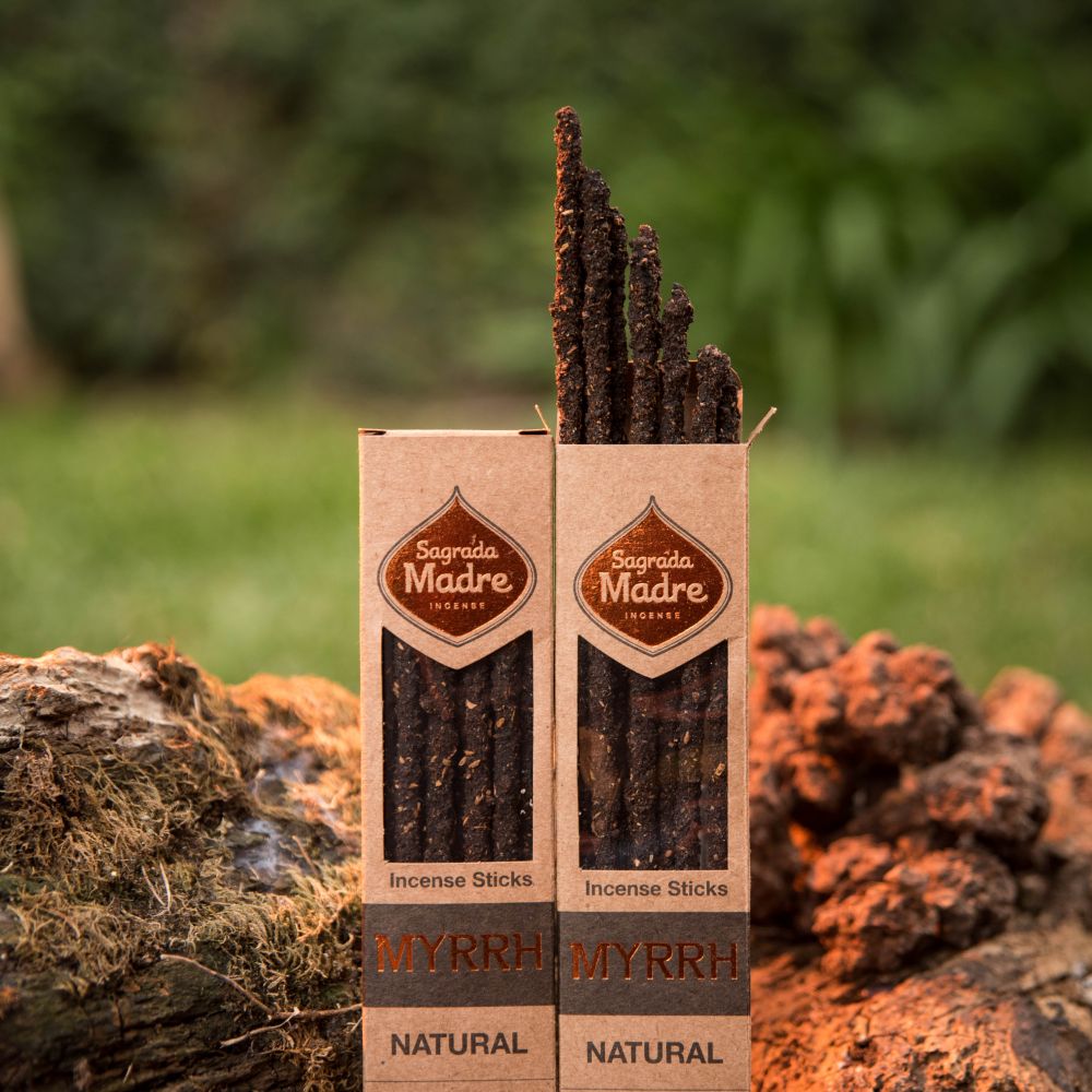 Myrrhe-Räucherstäbchen mit tief reinigender und klärender Wirkung für Räume und Aura