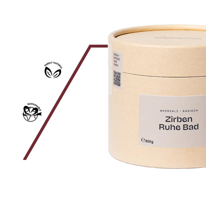 Zirbenbad im Pappetiegel, naturrein und nachhaltig hergestellt, für beruhigende Entspannung von Körper und Geist