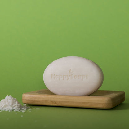 Handgemachte Happy Shaving Bar – cremiger Schaum, optimale Gleitfähigkeit und sanfte Rasur für Gesicht und Körper.